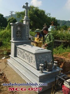 Mộ đá công giáo 027