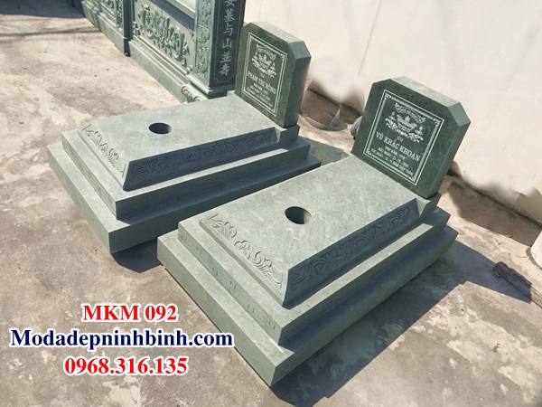 Mộ đá tam cấp xanh rêu MKM 092