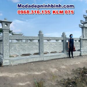 Khuôn viên khu lăng mộ đá KLM 075