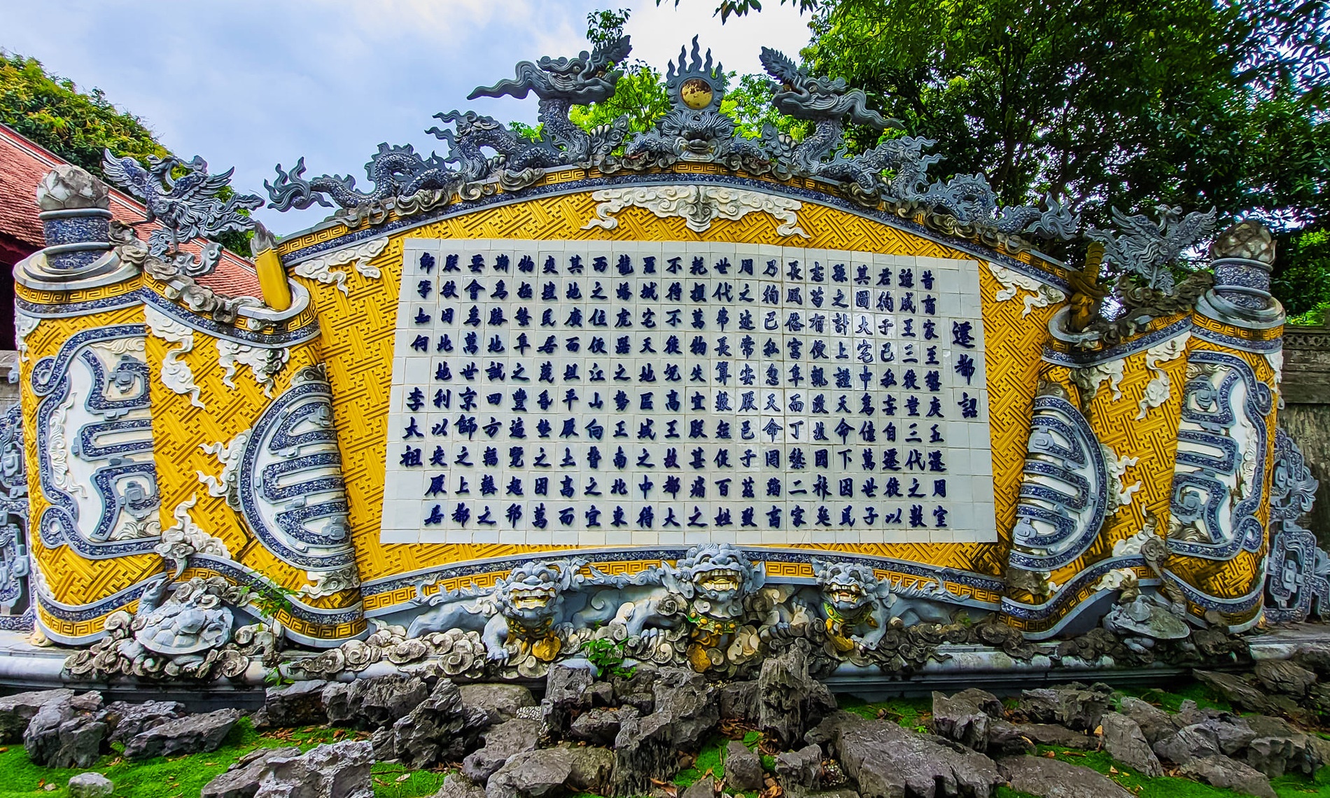 Cuốn thư chiếu dời đô tại Đền Đô Bắc Ninh