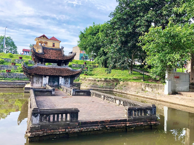 Đền Phù Đổng ở đâu