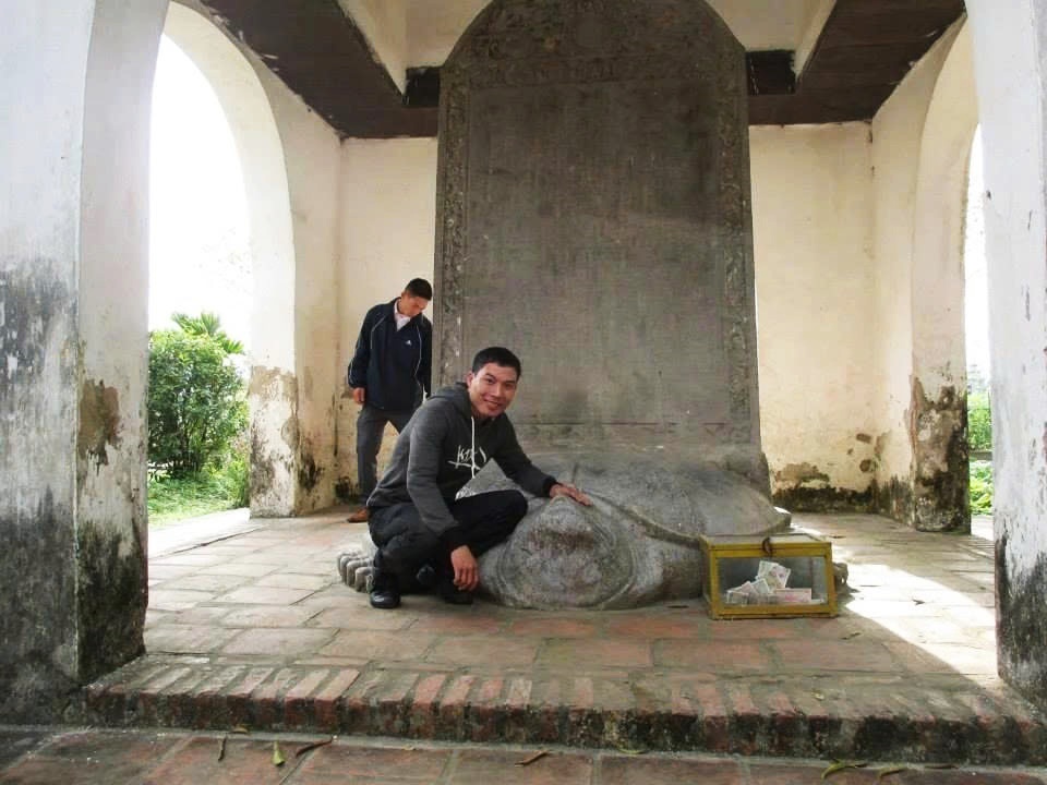 Rùa đội bia đá tại Đền Trần Nam Định Ninh Bình