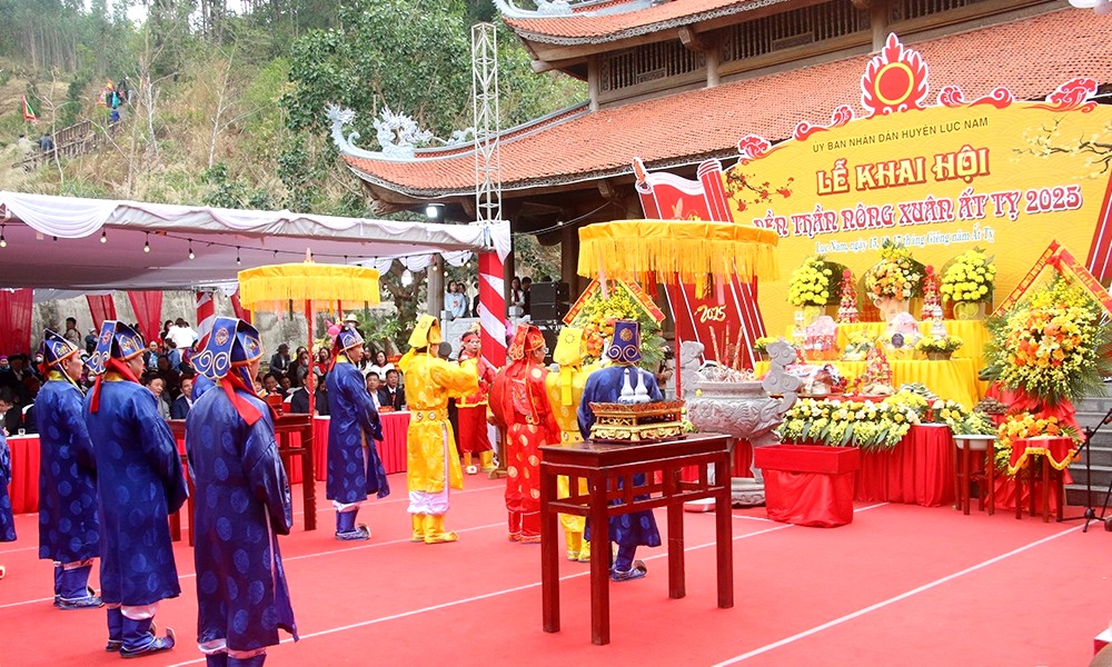 Lễ hội Đền Suối Mỡ Bắc Giang tổ chức vào ngày nào..?