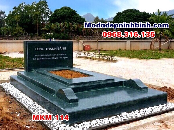 Mộ đá hoa cương đẹp nguyên khối xanh rêu MKM 114