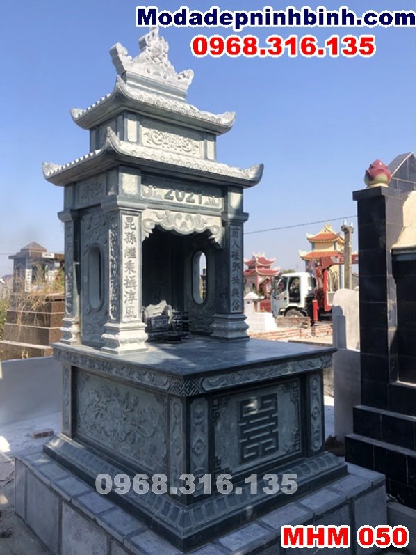 Lăng mộ đá khối xanh rêu 2 mái MHM 050 tại Kim Thành, Hải Dương