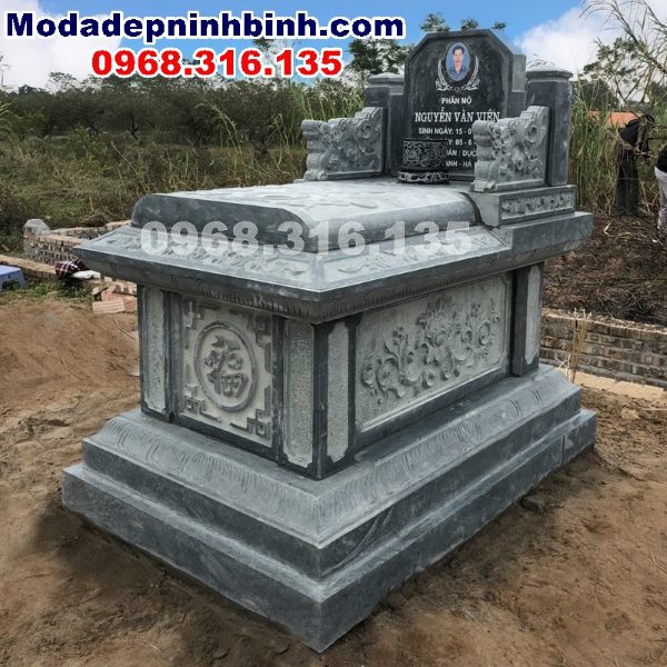 Mộ đá đẹp hậu bành chất liệu xanh rêu tại Đông Anh Hà Nội