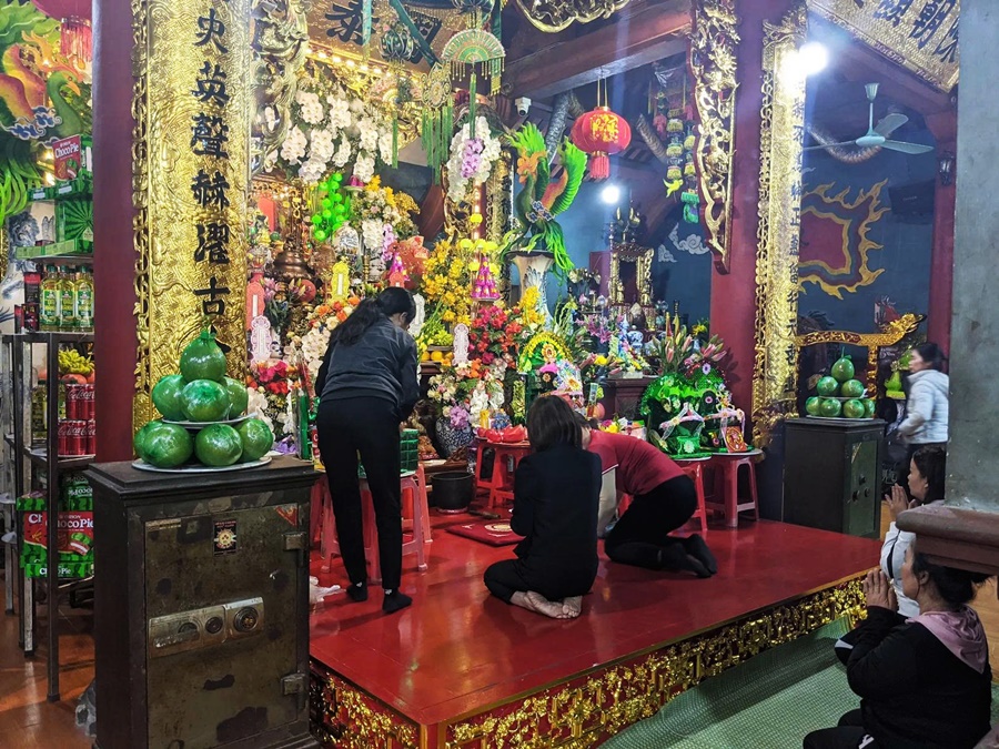 Đi đền Cô Bé Chí Mìu cầu gì