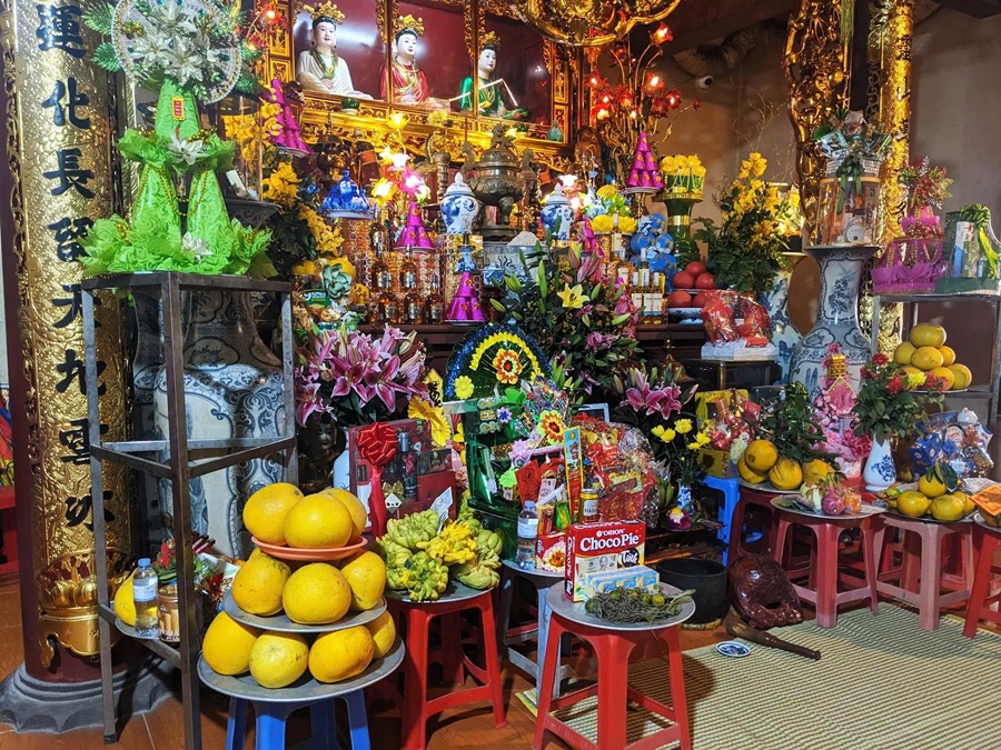 Sắp lễ đi đền cô bé Chí Mìu Bắc Giang