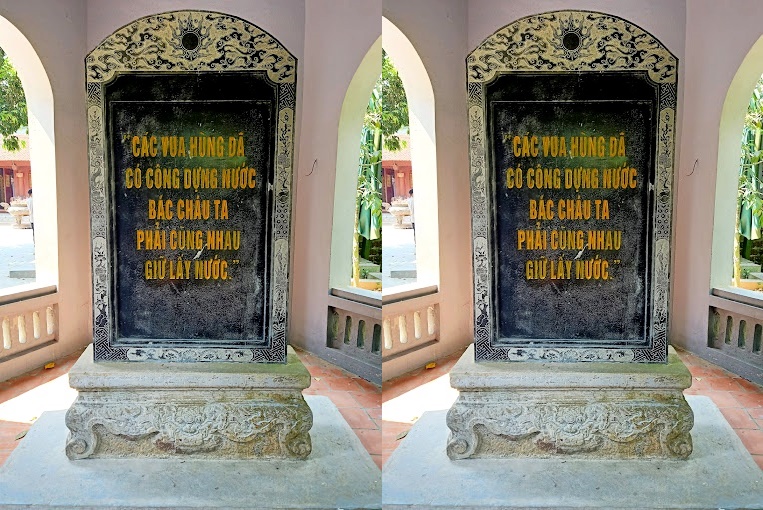 Bia đá Bác Hồ ghi danh đến thăm Đền Hùng Phú Thọ