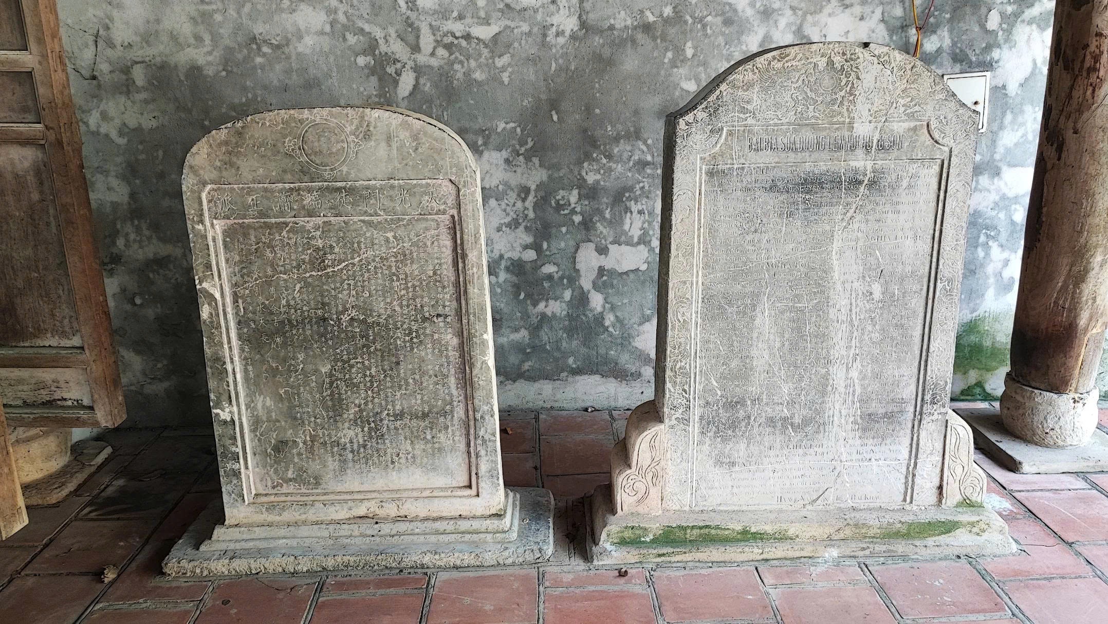 Bia đá cổ tự nhiên đền Hùng Phú Thọ