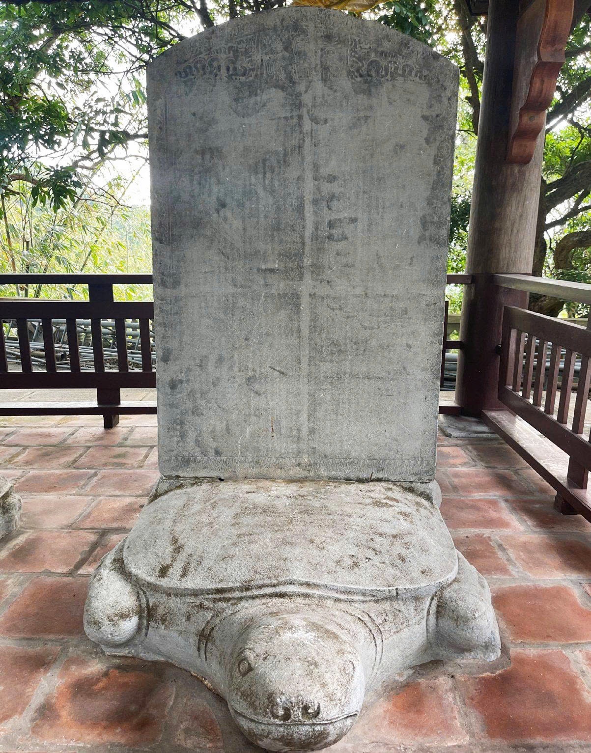 Bia đá Thanh Mai Viên Thông Tháp Bi tại chùa Thanh Mai