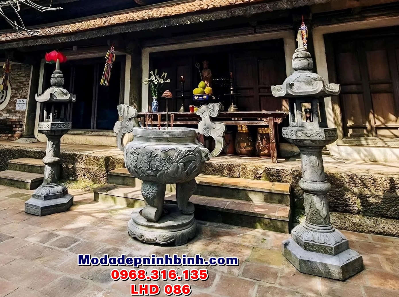 Lư hương đá tại chùa Tây Phương Thạch Thất Hà Nội