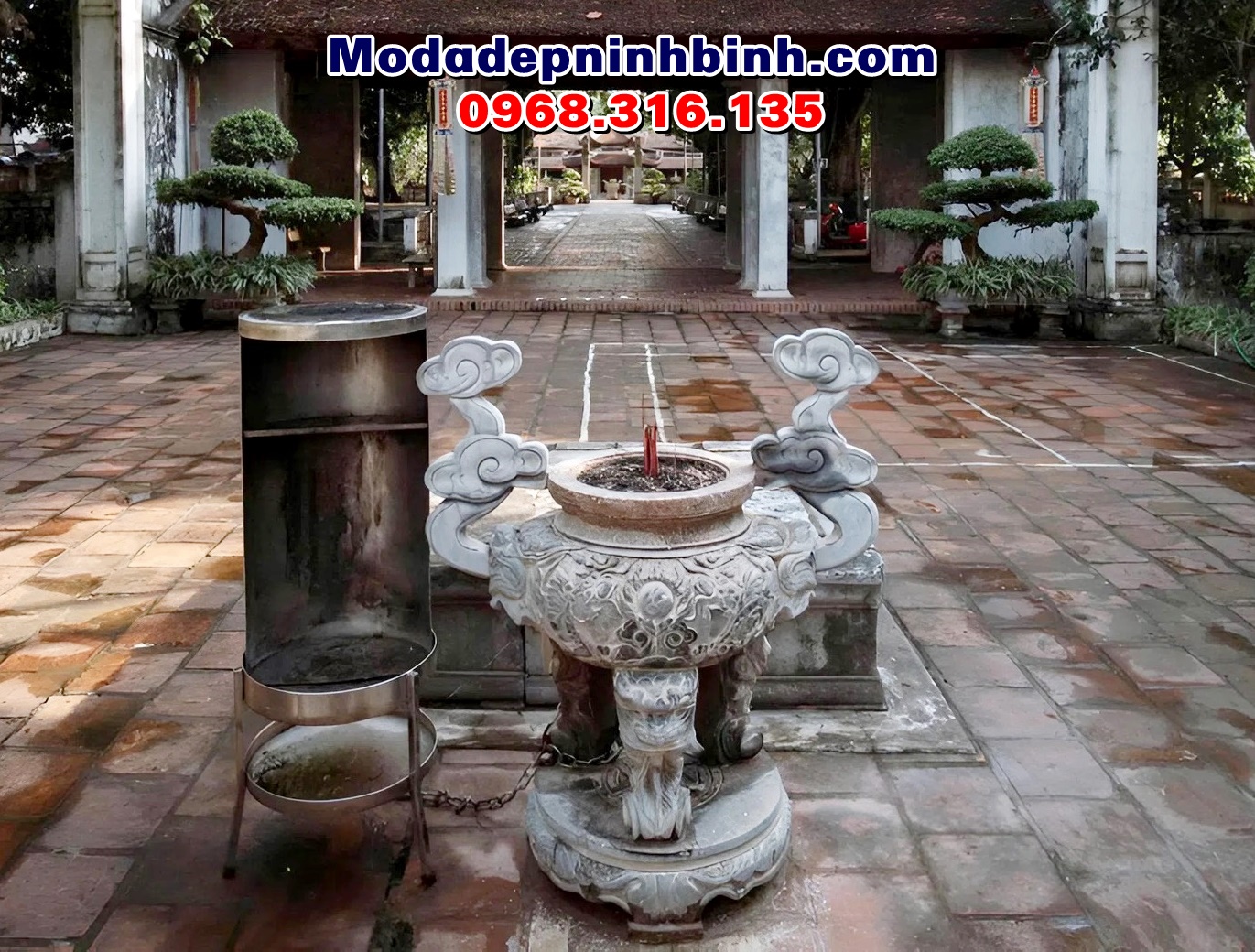 Lư hương đá tròn tại chùa Láng Hà Nội