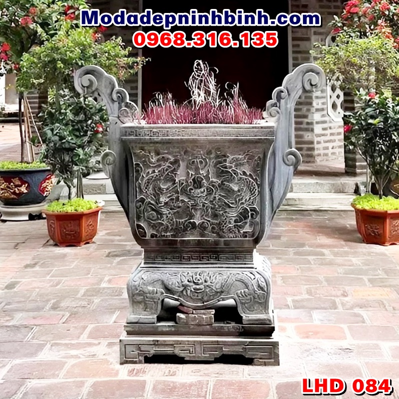 Lư hương đá vuông tại chùa Láng Đống Đa Hà Nội