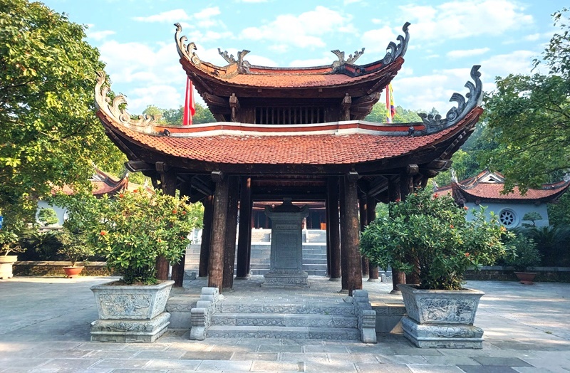 Nhà bia đền thờ Quốc Tổ Lạc Long Quân Đền Hùng