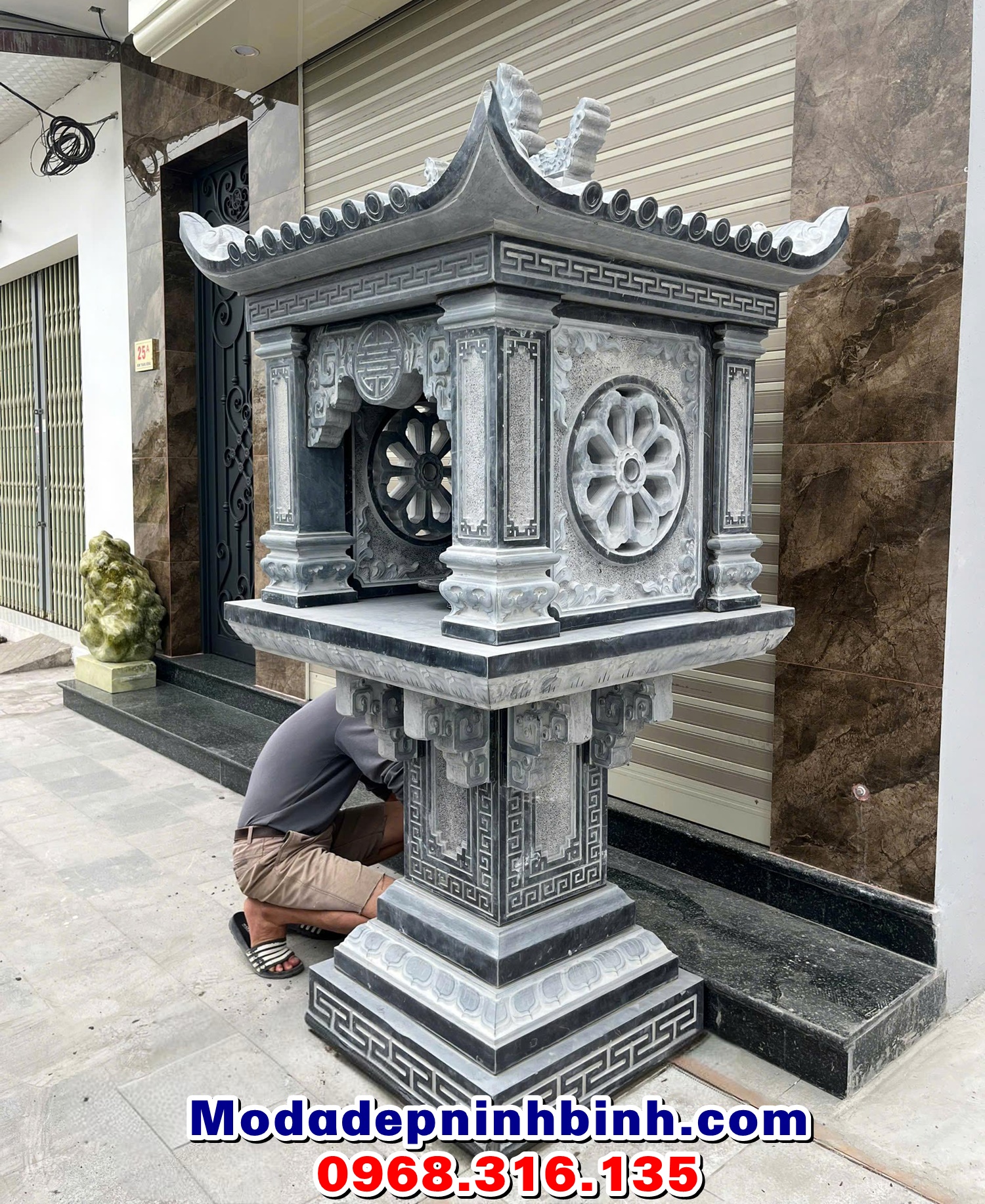 Cây hương đá ngoài trời thờ ai