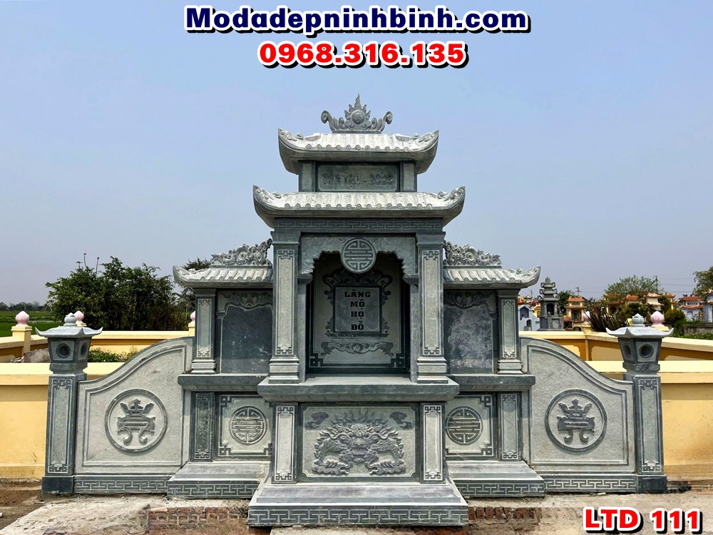 Long đình đá xanh rêu