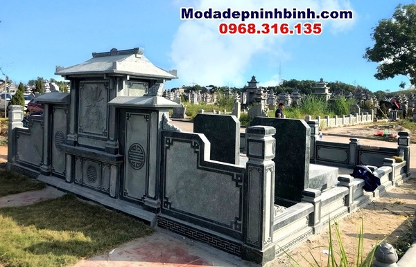 Lăng mộ đá với bề mặt đá tự nhiên dễ lau chùi, vệ sinh