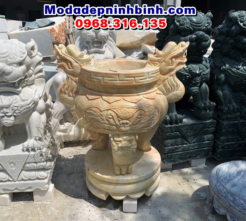 Lư hương đá vàng miệng tròn tai rồng
