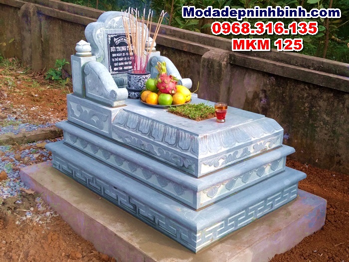 Mẫu mộ đá tam cáp xanh rêu hiện đại MKM 125