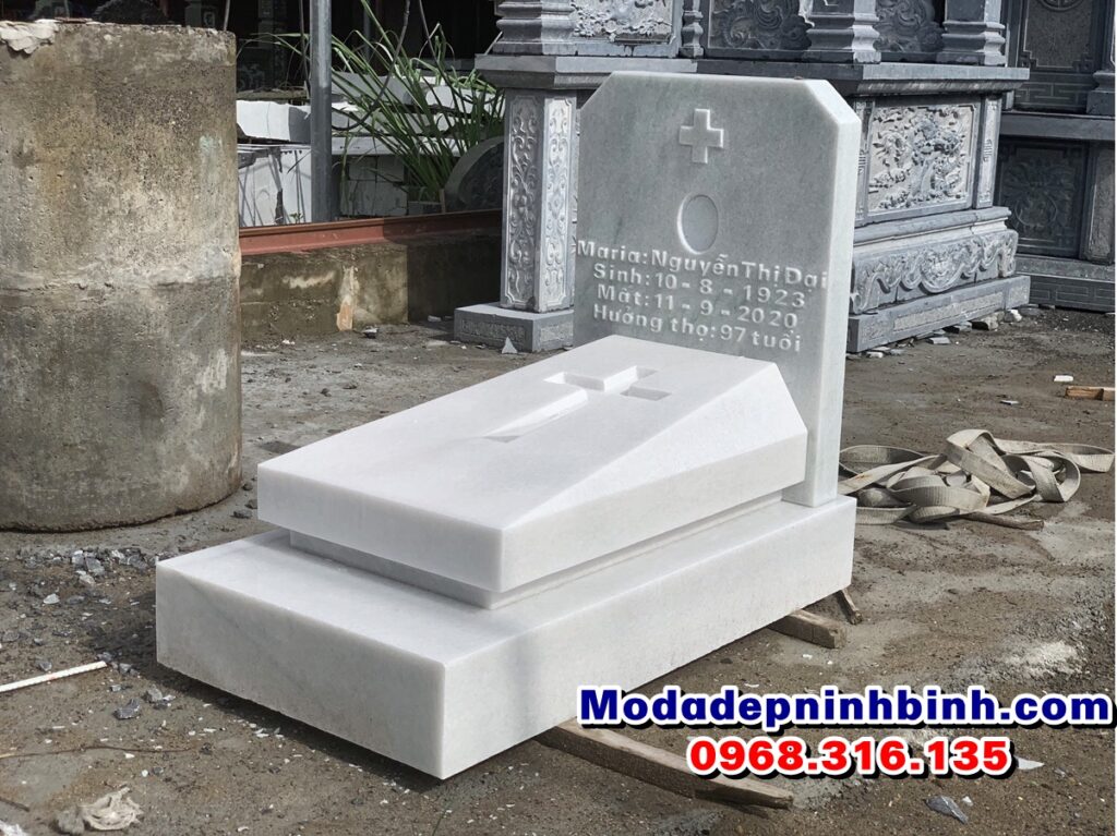 mẫu mộ đá người theo đạo thiên chúa giáo đơn giản hiện đại