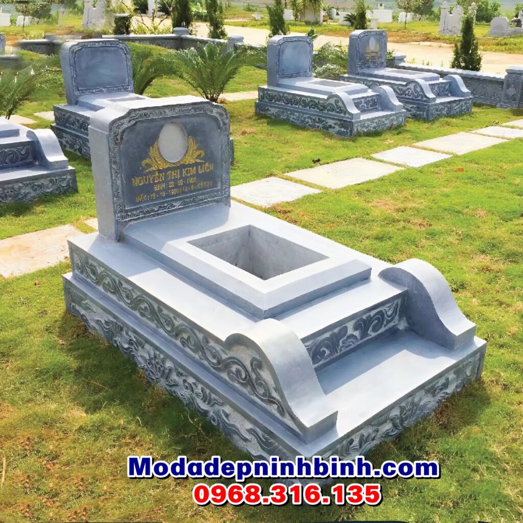 mộ đá chờ người còn sống trong khu lăng mộ gia đình dòng họ