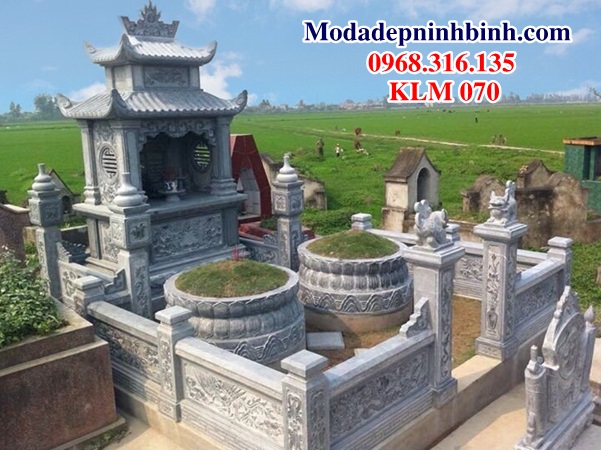 Khuôn viên khu lăng mộ đá